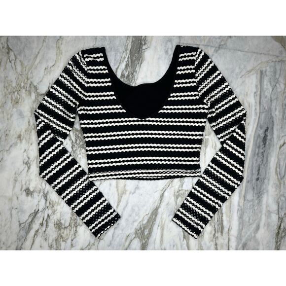 AQUA Long Sleeve Embroidered Black White Stripe Cut Out Crop Top Womens Size XS - Picture 4 of 6